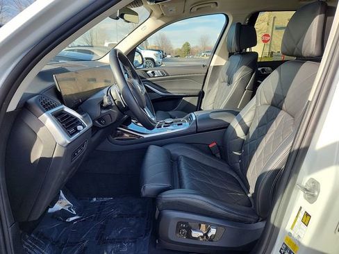 Certified 2024 BMW X7 xDrive40i w/ Premium Package image 15