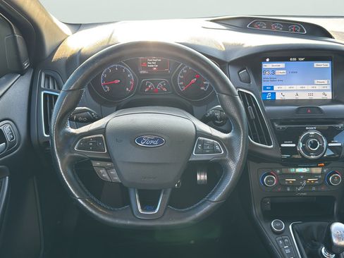 Used 2017 Ford Focus RS AWD/4WD image 16