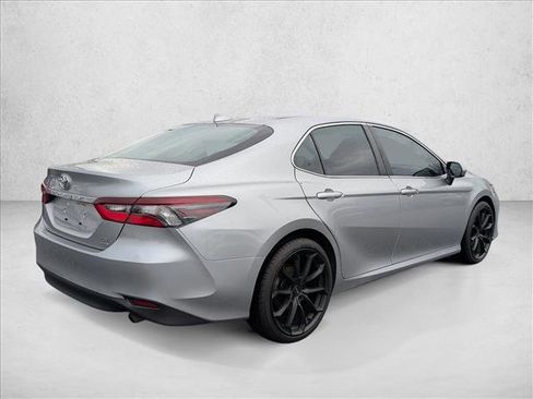 Used 2022 Toyota Camry LE image 2