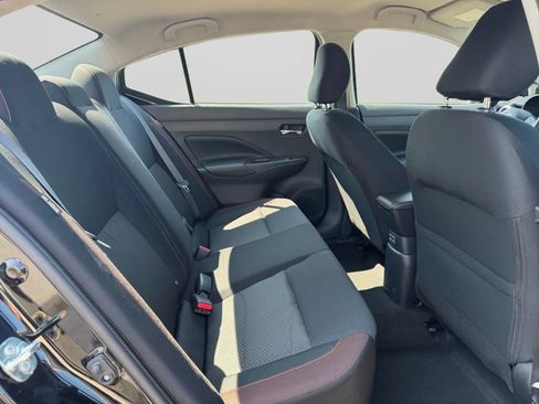 Used 2022 Nissan Versa SR FWD image 30