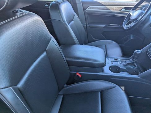 Used 2020 Volkswagen Atlas Cross Sport SE w/ Panoramic Sunroof Package image 11