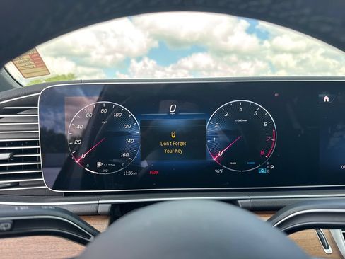 Used 2025 Mercedes-Benz GLS 450 4MATIC w/ AMG Line Exterior image 27