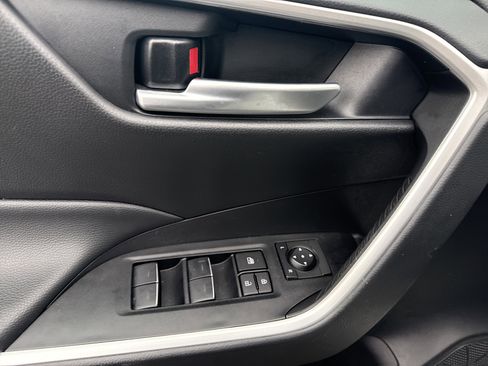Used 2024 Toyota RAV4 XLE image 17