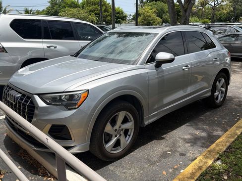 Used 2019 Audi Q3 2.0T Premium w/ Convenience Package AWD/4WD image 1