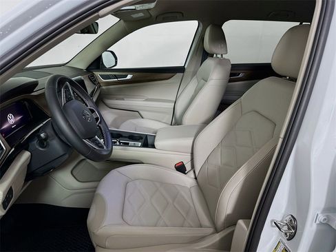 New 2026 Volkswagen Atlas SE image 8