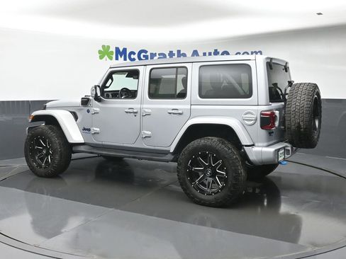Used 2022 Jeep Wrangler Unlimited Sahara image 22