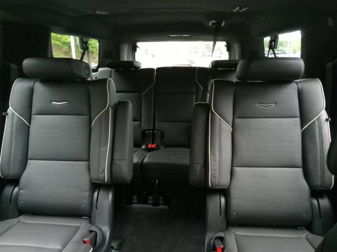 Used 2026 Cadillac Escalade ESV Sport w/ LPO, ONYX Package AWD/4WD image 23