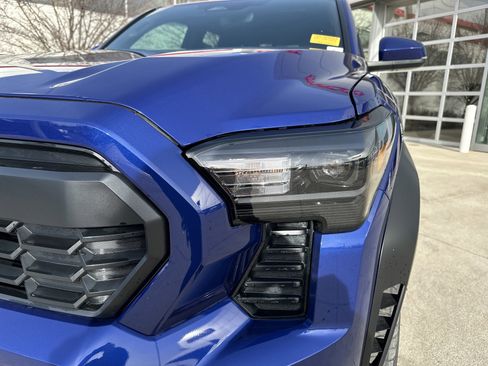 Used 2025 Toyota Tacoma TRD Off-Road w/ TRD Off Road Upgrade Package image 11