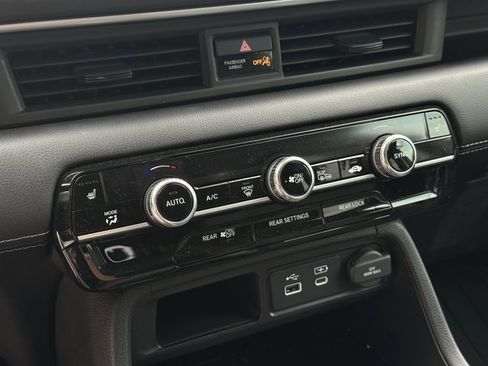 Used 2023 Honda Pilot EX-L image 15