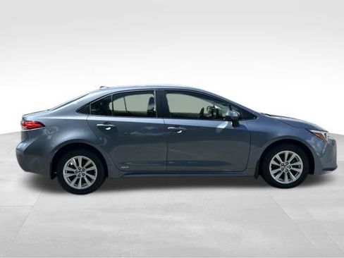Used 2025 Toyota Corolla LE w/ LE Premium Package AWD/4WD image 6