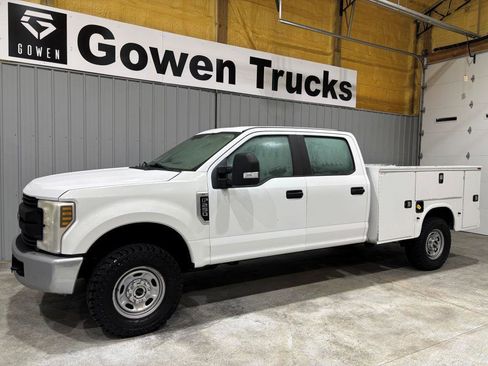 Used 2019 Ford F250 XL w/ Power Equipment Group image 4