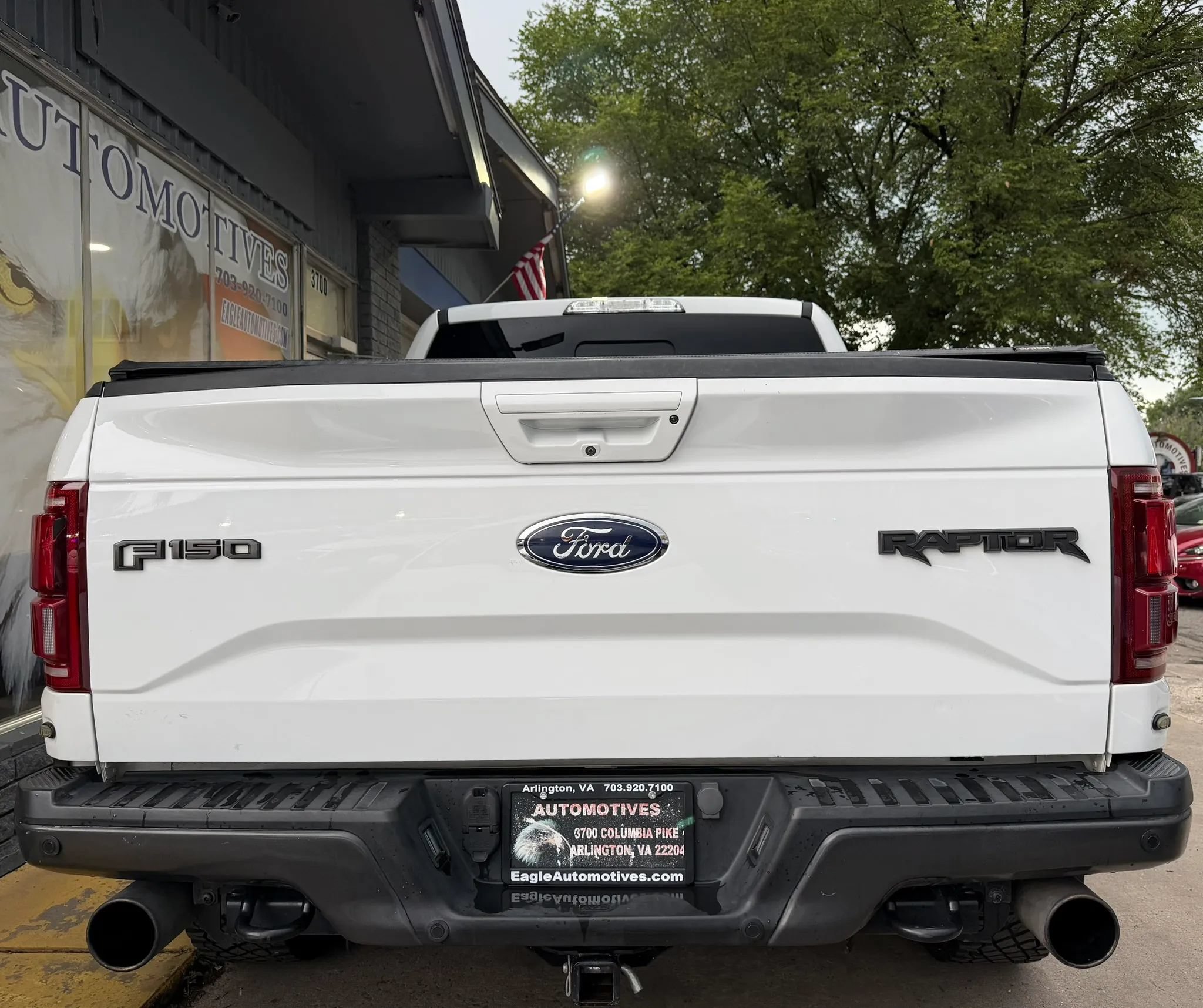 Used 2017 Ford F150 Raptor w/ Equipment Group 802A Luxury AWD/4WD image 4
