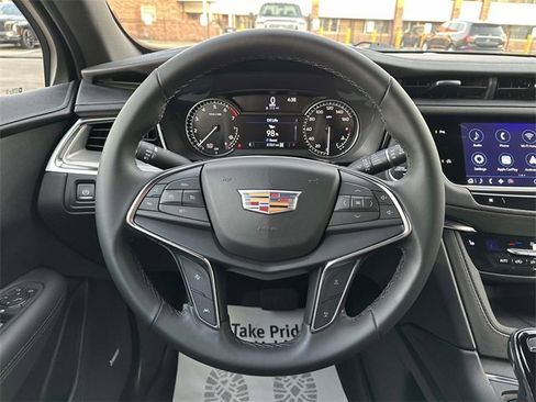Certified 2024 Cadillac XT5 Luxury w/ LPO, Floor Liner Package image 36