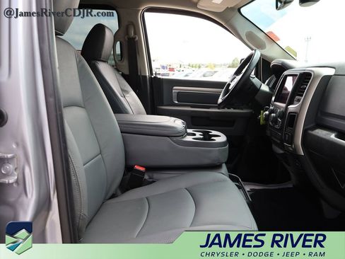Used 2019 RAM 1500 Big Horn RWD image 9