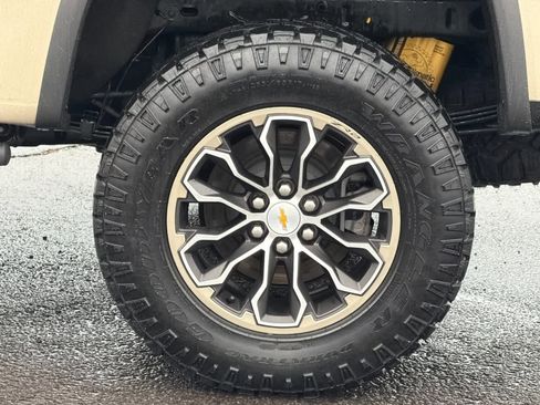 Used 2022 Chevrolet Colorado ZR2 image 25