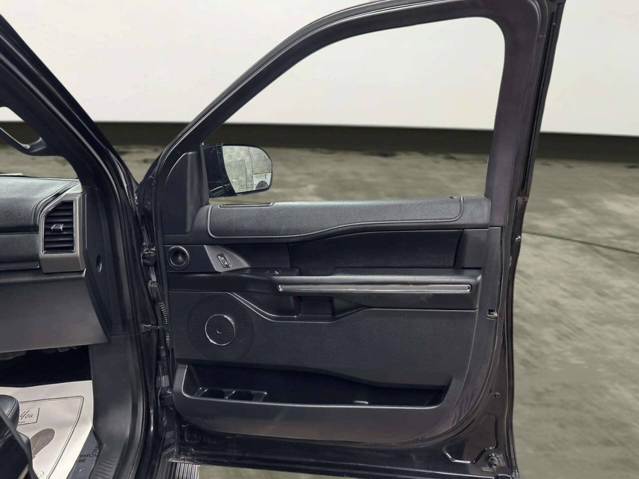 Used 2019 Ford Expedition XLT AWD/4WD image 23