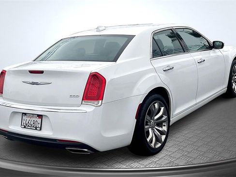Used 2019 Chrysler 300 Limited image 12