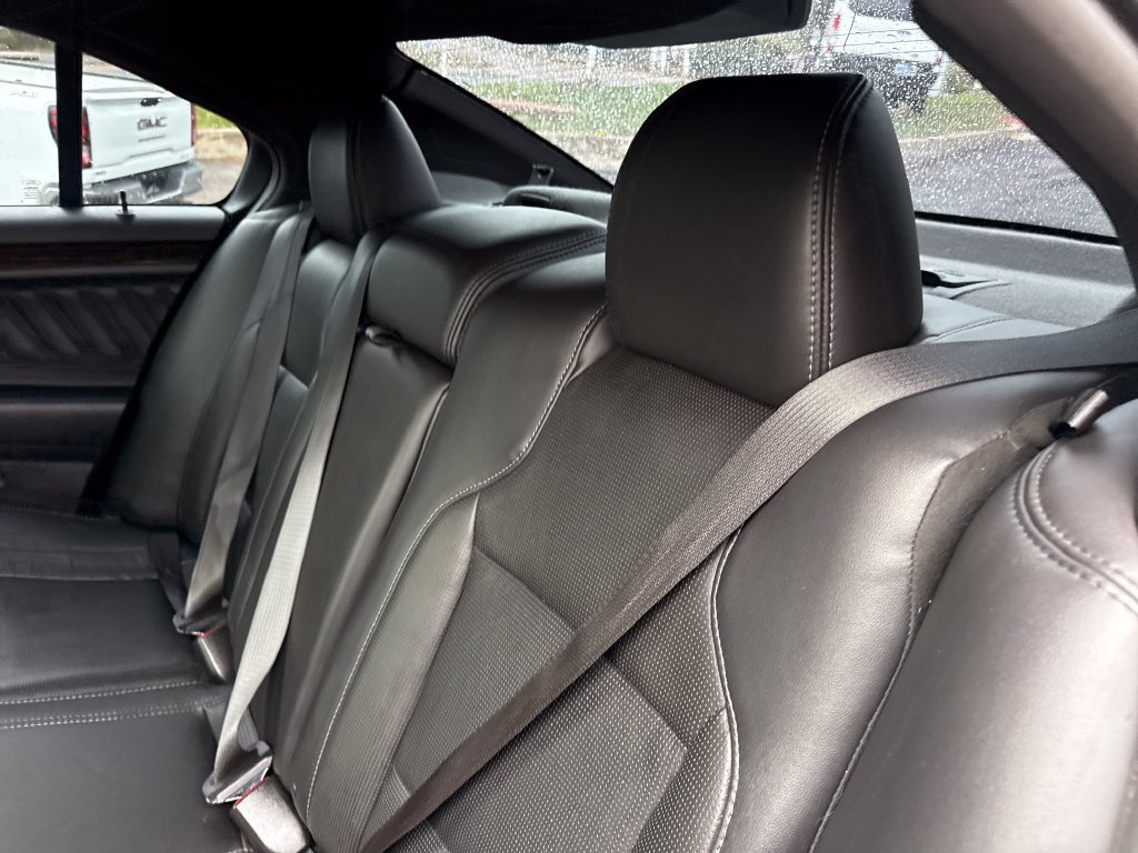 Used 2015 Ford Taurus Limited FWD image 17