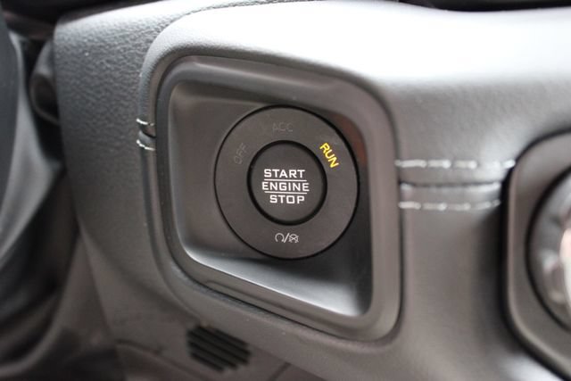 Used 2025 Jeep Wrangler Unlimited Rubicon AWD/4WD image 23