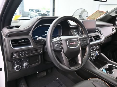Used 2023 GMC Yukon XL AT4 AWD/4WD image 10