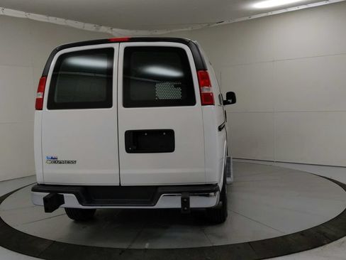Used 2021 Chevrolet Express 2500 w/ Driver Convenience Package RWD image 4
