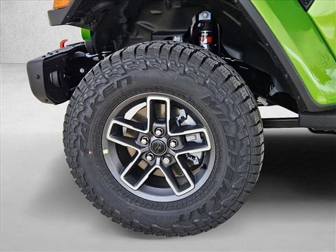 New 2025 Jeep Gladiator Mojave image 10