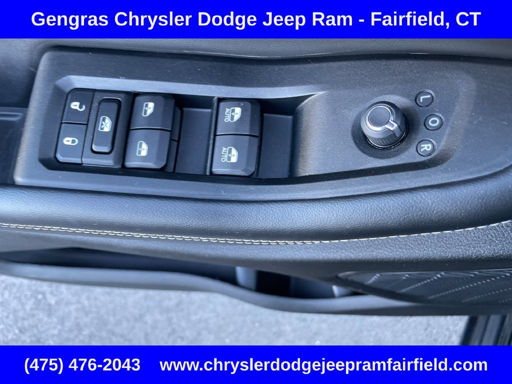 Used 2023 Jeep Grand Cherokee L Limited AWD/4WD image 54