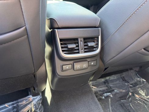 Used 2022 Subaru Outback Limited image 19