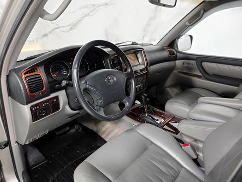 Used 2003 Toyota Land Cruiser AWD/4WD image 35