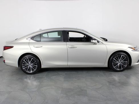 Used 2023 Lexus ES 250 w/ Premium Package image 13