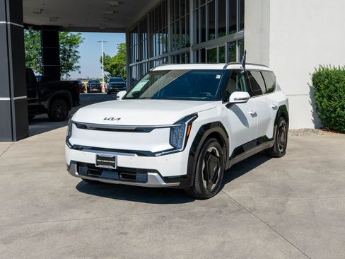 Certified 2024 Kia EV9 Land AWD/4WD image 3