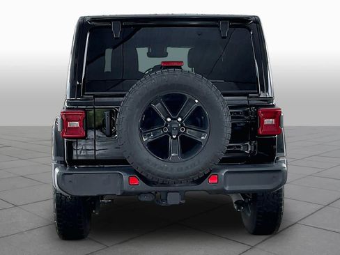 Used 2022 Jeep Wrangler Unlimited Sahara AWD/4WD image 5