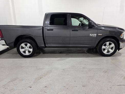 Used 2022 RAM 1500 Classic SLT image 22