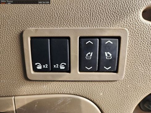 Used 2016 Chevrolet Suburban LTZ image 15