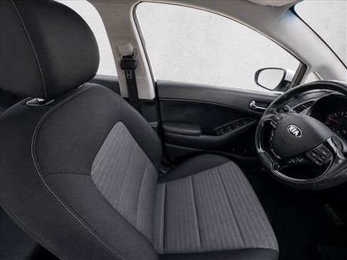 Used 2018 Kia Forte S w/ S Technology Plus Package FWD image 16