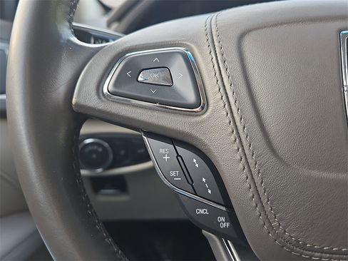 Used 2019 Lincoln MKZ Premiere image 17