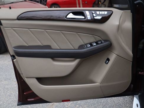 Used 2015 Mercedes-Benz GL 320 BlueTEC 4MATIC w/ Premium I Package image 7