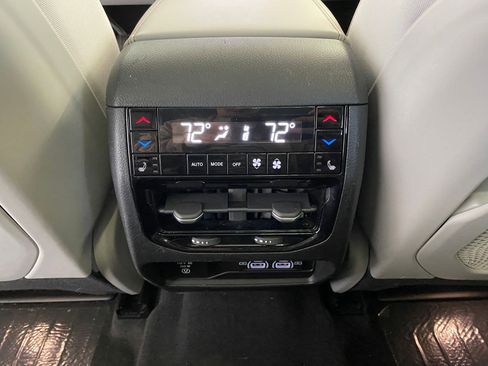 Used 2022 Jeep Grand Cherokee L Summit w/ Advanced Protech Group IV image 29