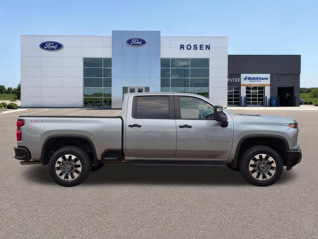 Used 2024 Chevrolet Silverado 2500 Custom w/ Custom Convenience Package AWD/4WD image 2