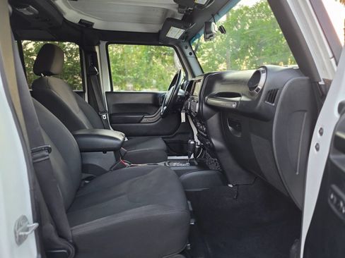 Used 2017 Jeep Wrangler Unlimited Sport w/ Quick Order Package 24S AWD/4WD image 14