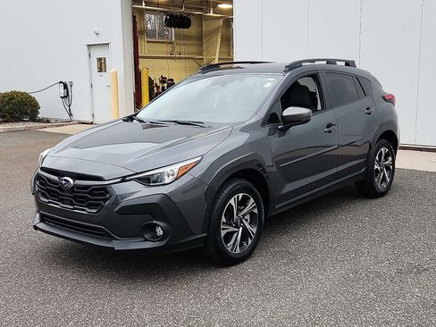 Used 2024 Subaru Crosstrek 2.0i Premium image 3