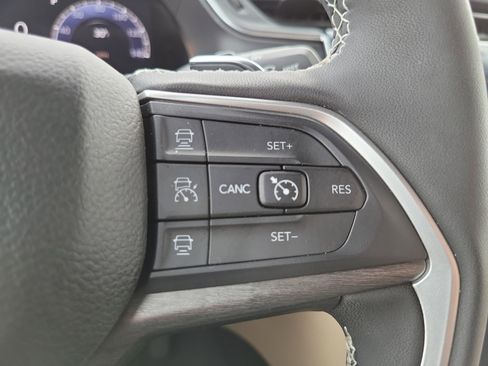 Used 2024 Jeep Grand Cherokee Limited image 14