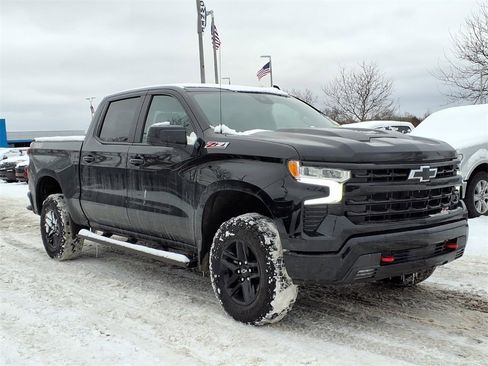 Used 2024 Chevrolet Silverado 1500 LT Trail Boss image 3