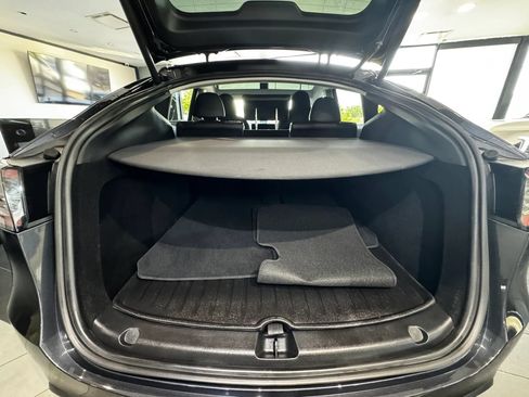Used 2024 Tesla Model Y Performance AWD/4WD image 37