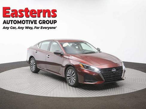 Used 2024 Nissan Altima 2.5 SV FWD image 48