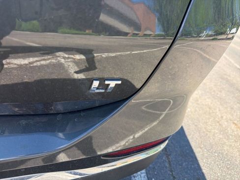 Used 2018 Chevrolet Equinox LT image 8