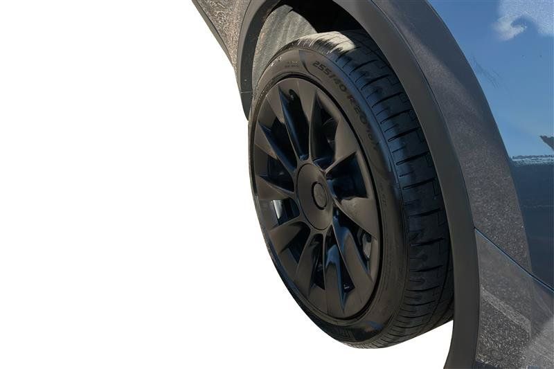 Used 2022 Tesla Model Y Long Range AWD/4WD image 27