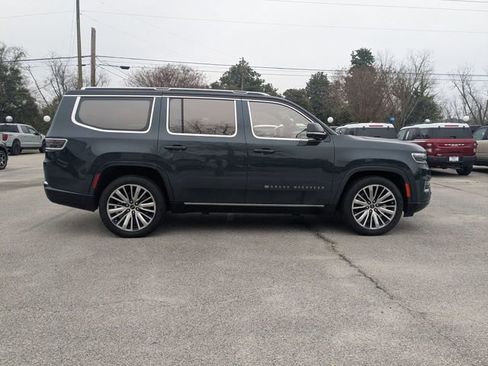 Used 2024 Jeep Grand Wagoneer Series III image 2