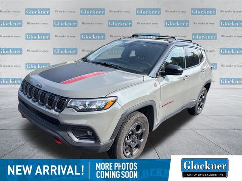 Used 2023 Jeep Compass Trailhawk AWD/4WD image 1