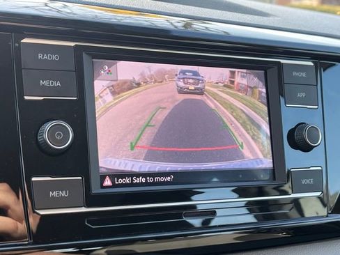 Used 2024 Volkswagen Taos S image 31